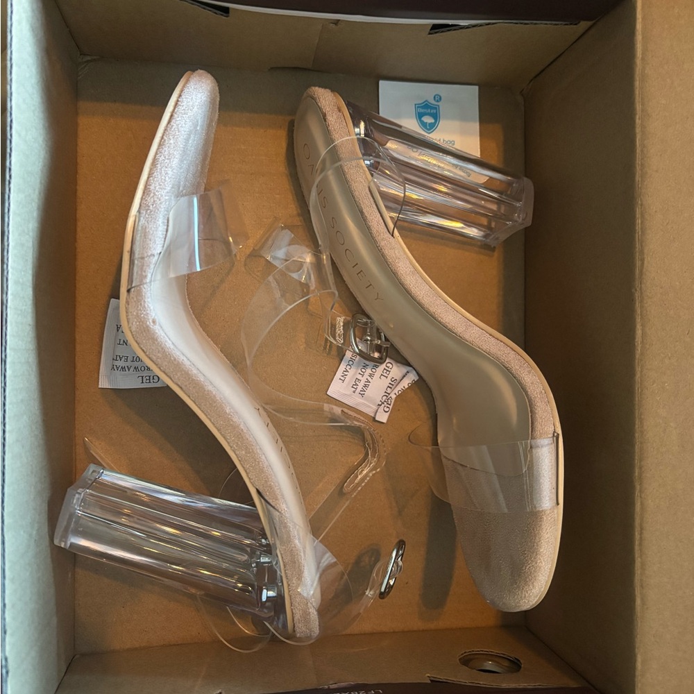 Clear/ Nude Heel
